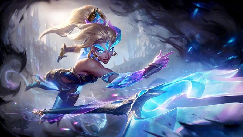 Nidalee lẩn khuất trong những cánh rừng của Summoner’s Rift và hạ sát bất kì kẻ địch nào Nidalee lẩn khuất trong những cánh rừng của Summoner’s Rift và hạ sát bất kì kẻ địch nào